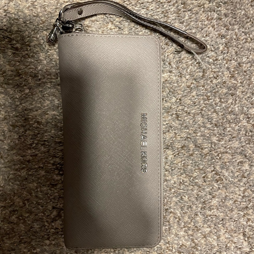 Michael Kors grey zippered wallet clutch wristlet
